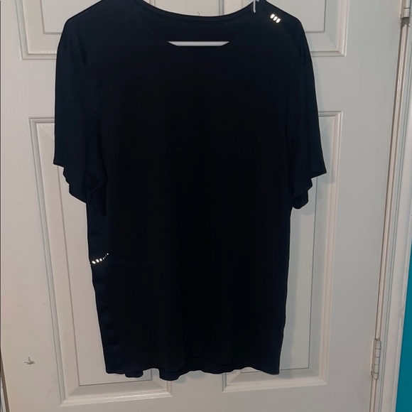 Lululemon Men’s Black Short Sleeve Tee – Size L | Breathable & Sleek Fit - Picture 1 of 3